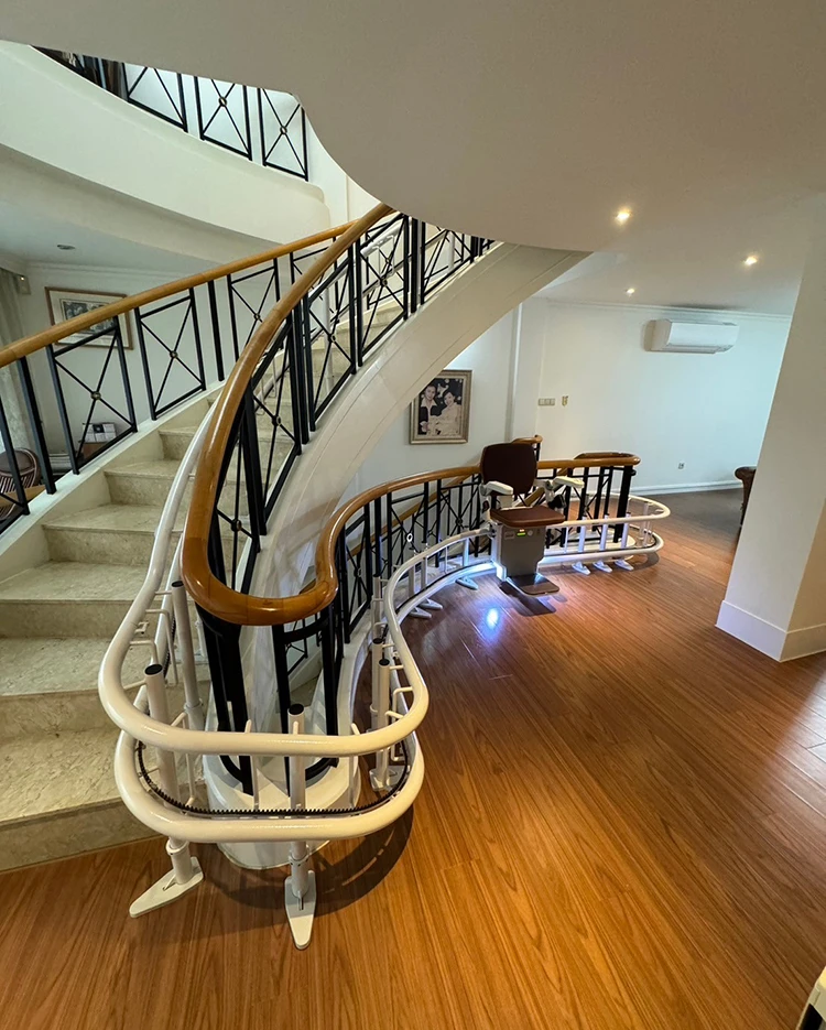 Arc-staircase-Curved-brown-1Fto3F (7)